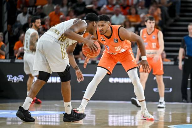 身体对抗的 身体对抗的