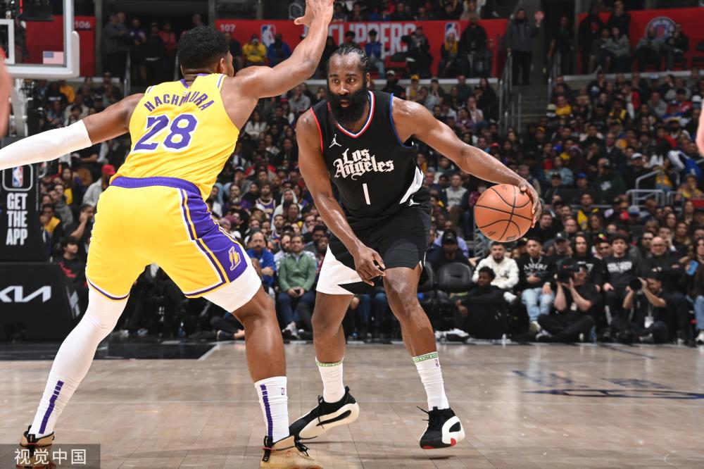 露了一些球 露了一些球