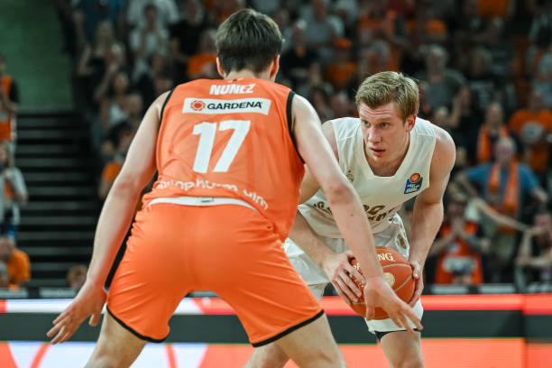 的脚法为全 的脚法为全