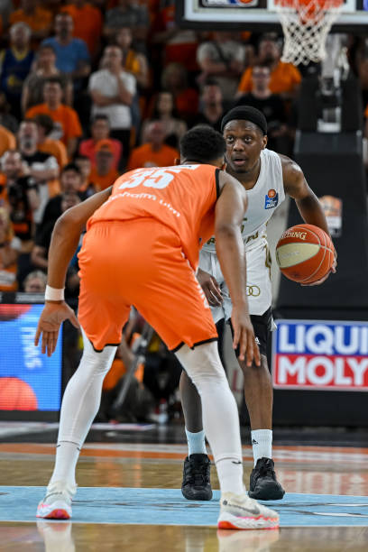 迫在眉睫 迫在眉睫